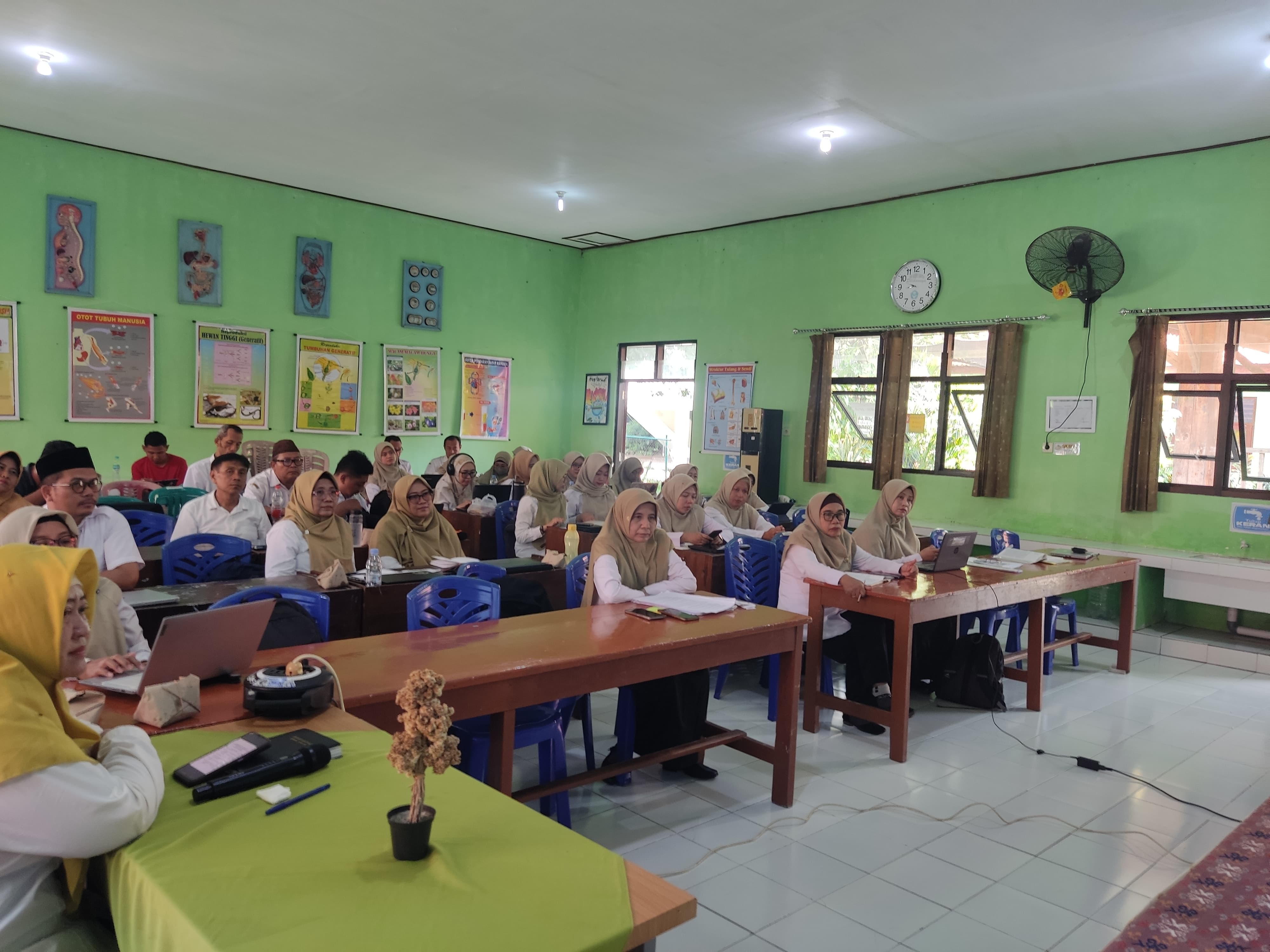 Rabu Produktif SNESMA: Guru Belajar, Siswa Hebat