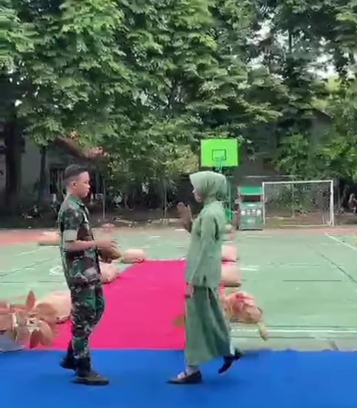 LOMBA FASHION DALAM RANGKA PERINGATAN HARI PAHLAWAN